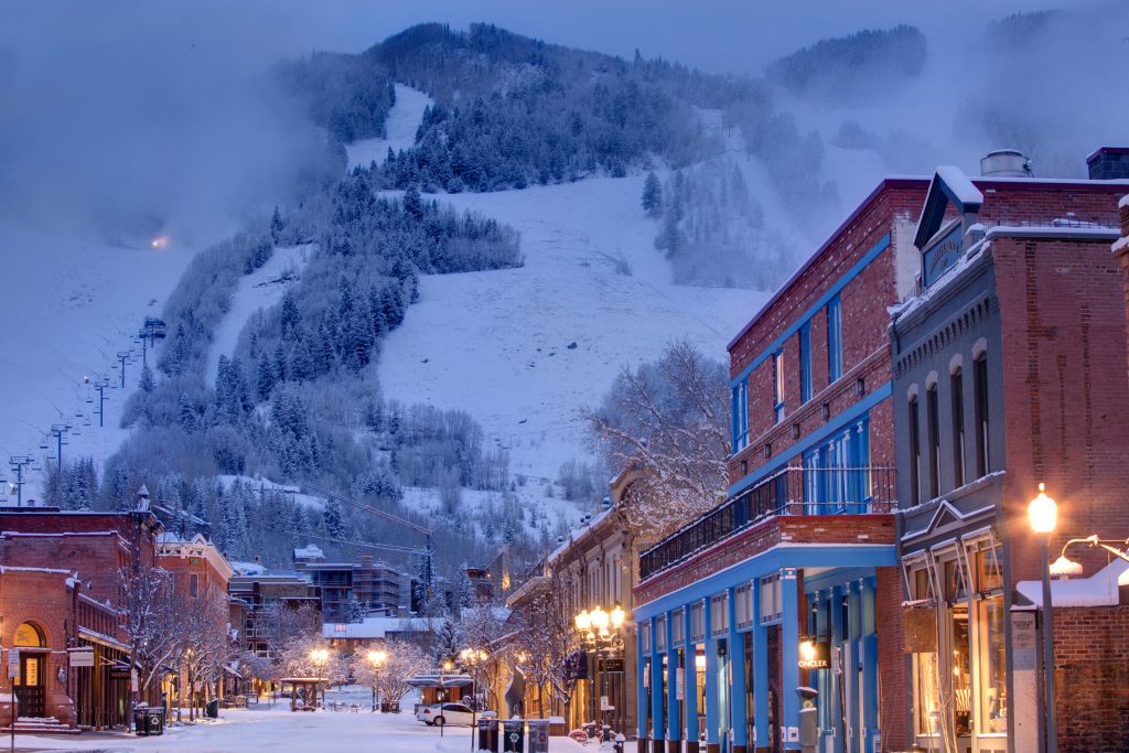 romantic-mountain-towns-in-colorado