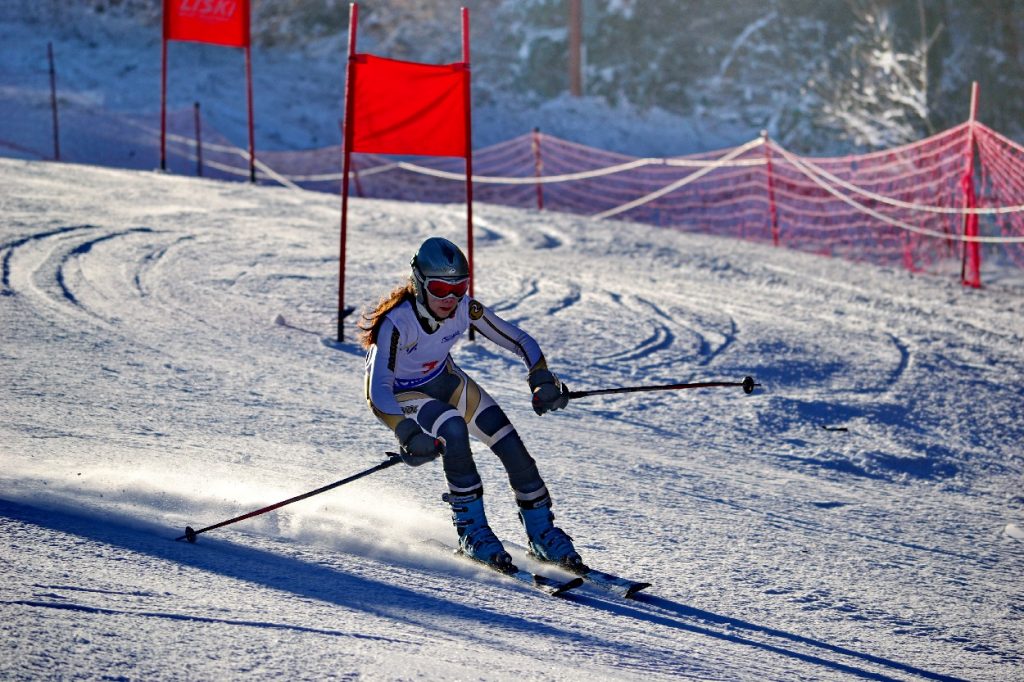 Skiing and snowboarding in Romania 