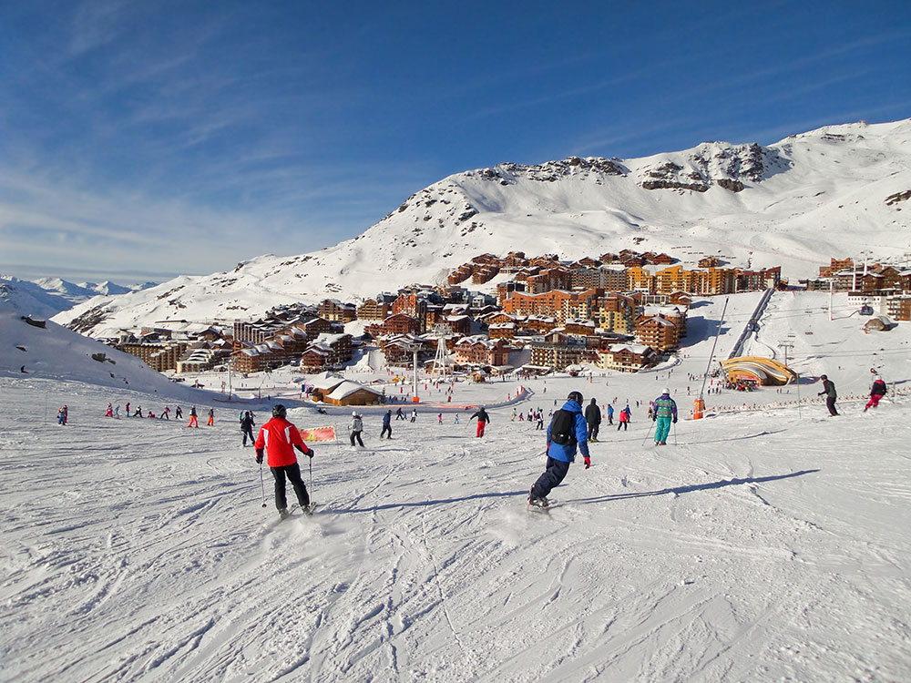 Ski-slope-at-Val-Thorens,-the-Alps,-France