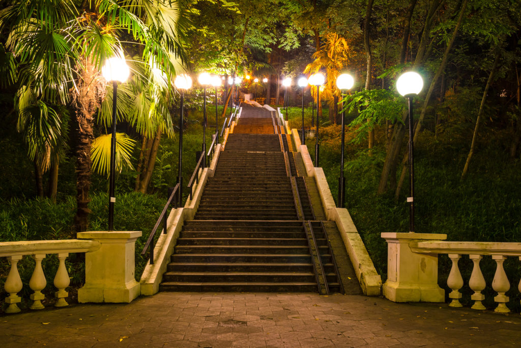 Night view of staircase on Tonnelnaya street, Sochi