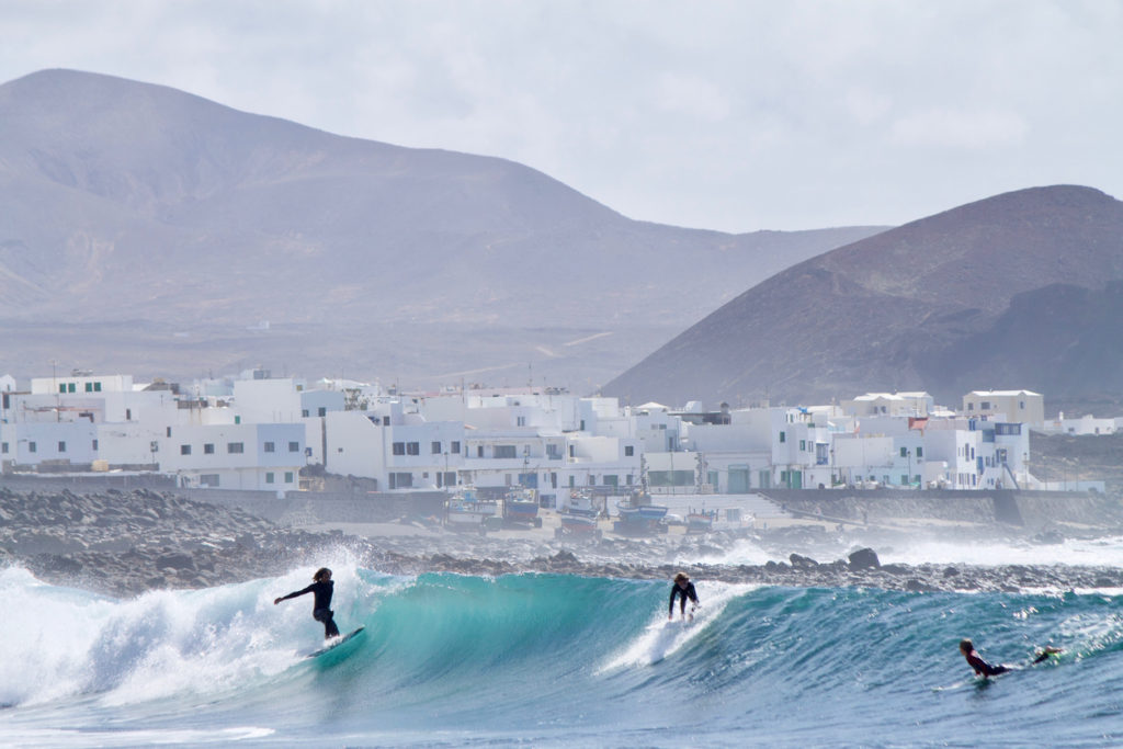 Surfing La Santa Lanzarote