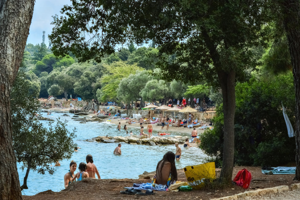 Relax on the beach of Mulin