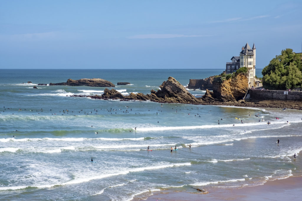 Surfing Biarrtiz, France