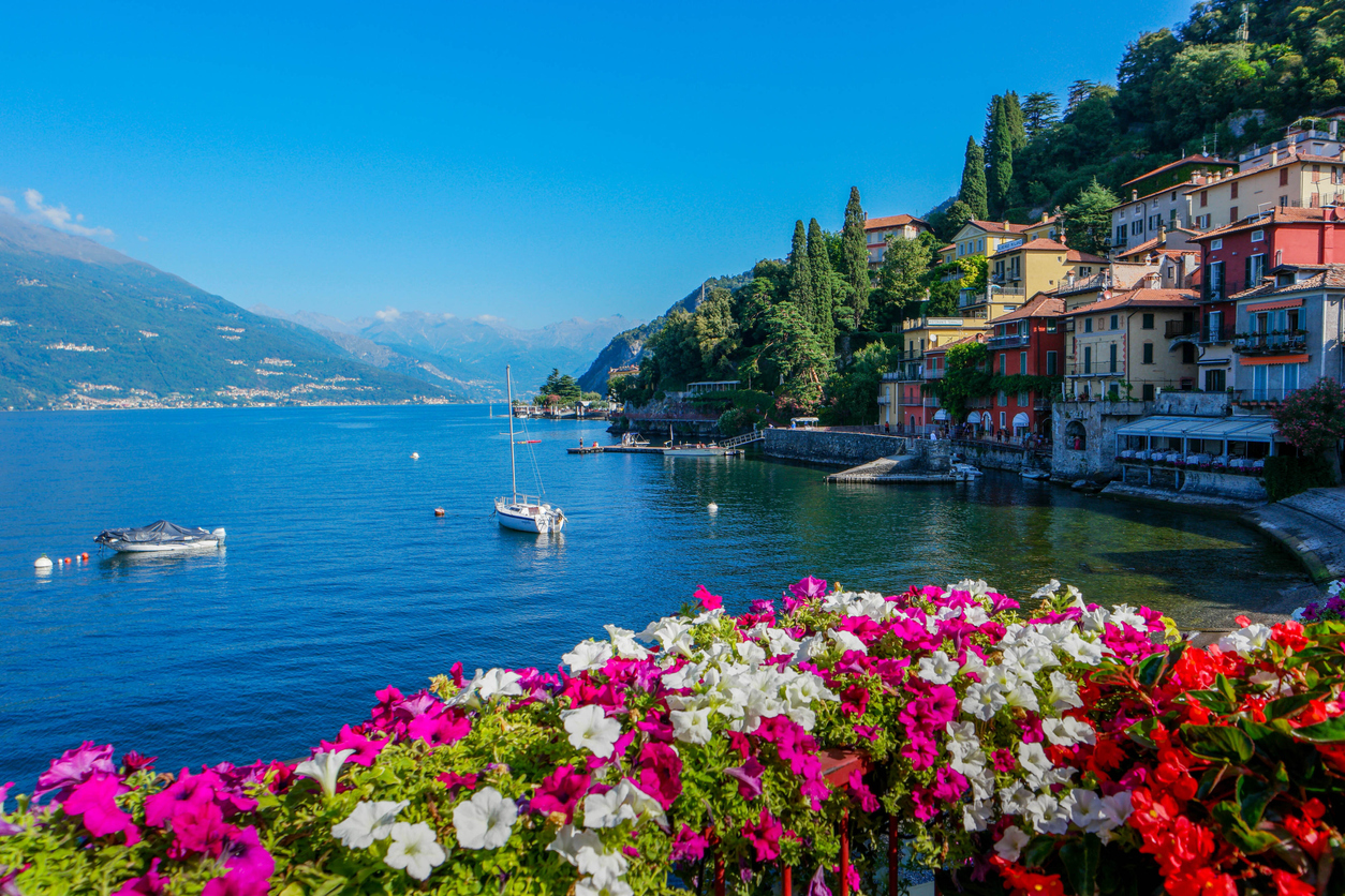 travelling around lake como