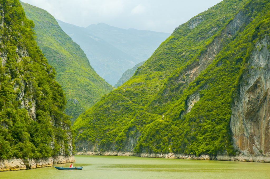 Three gorges, Yangtze river