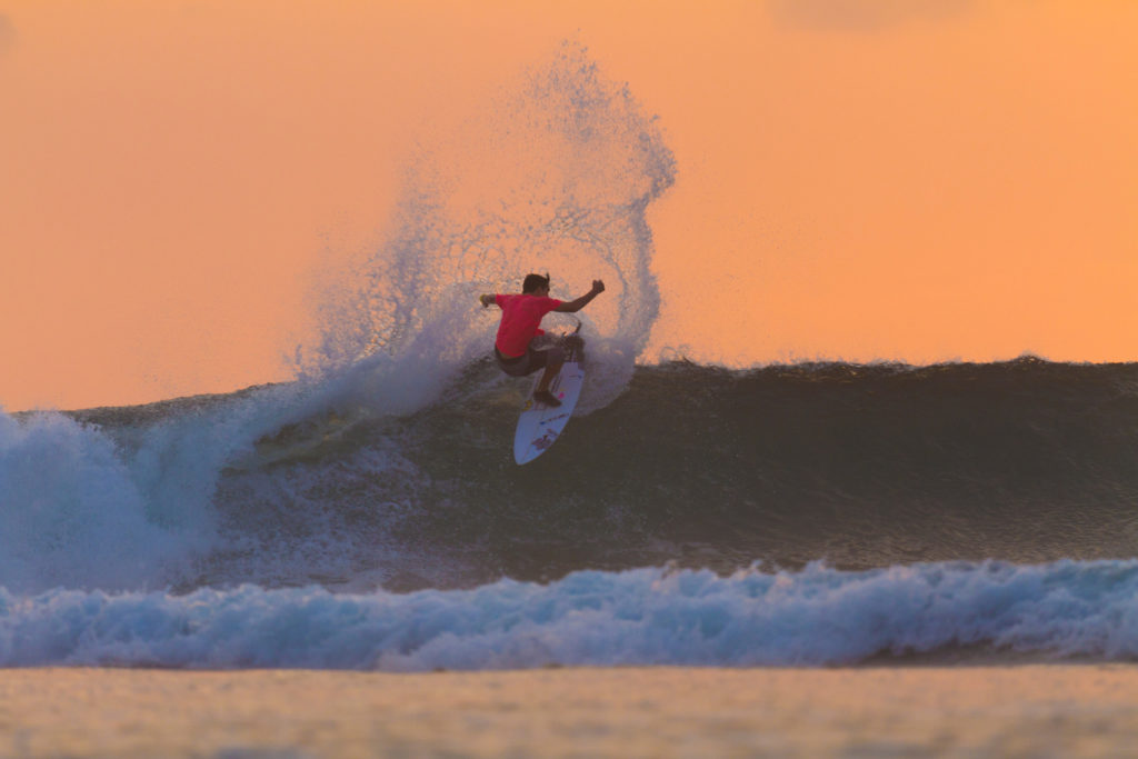 Surfing Uluwatu, Bali