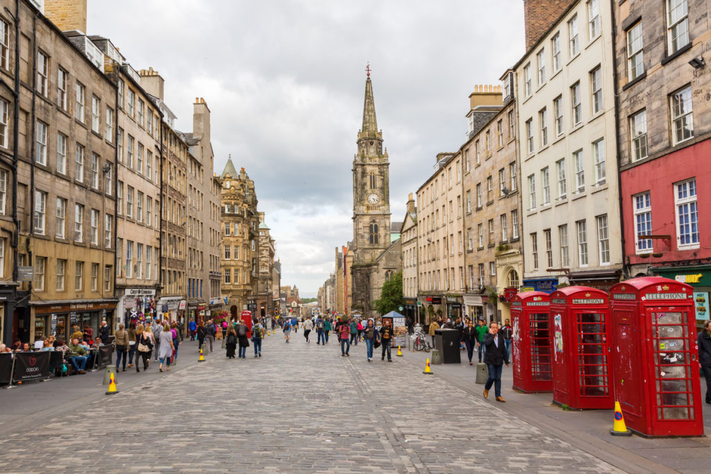 The Royal Mile in the old town of Edinburgh
