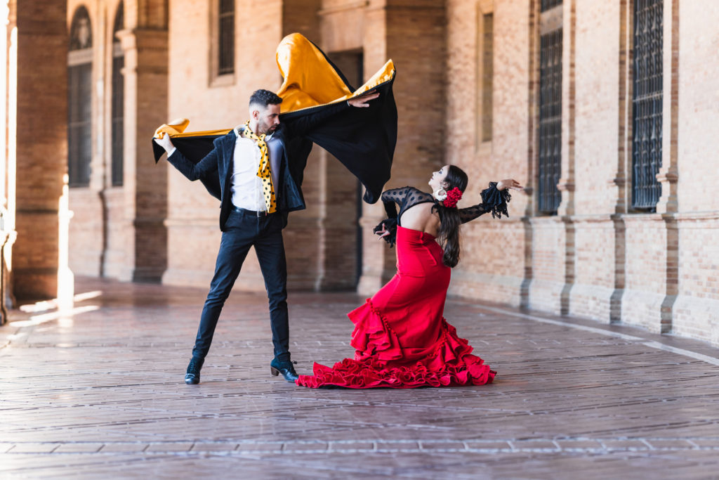 Flamenco dancing , Seville