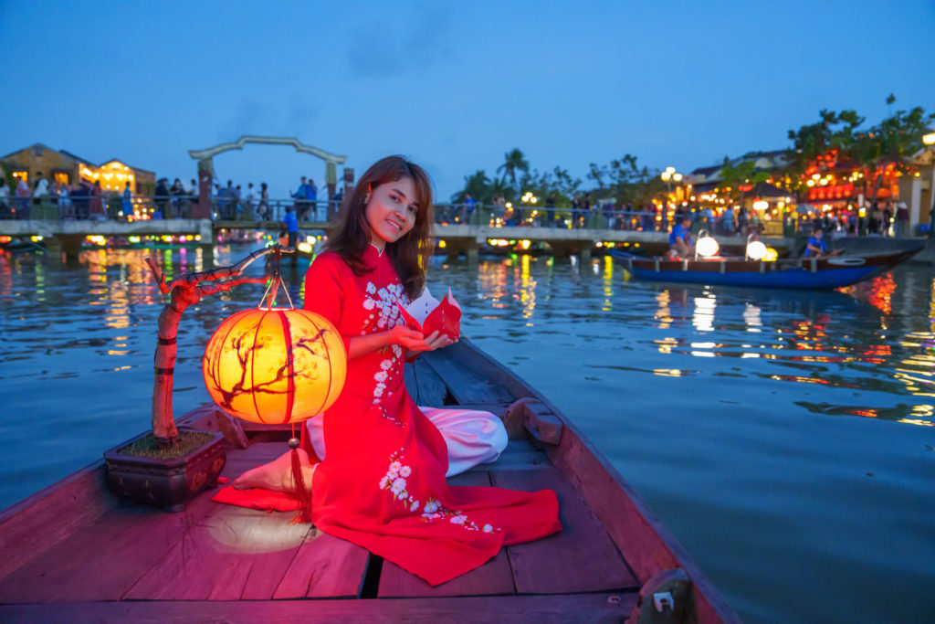 Boat tour in Hoi An at night