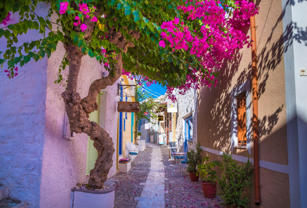 The colourful alleys of Syros