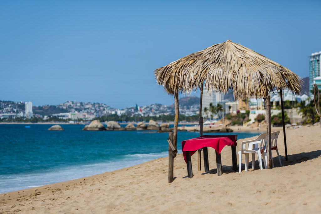 The empty beaches in Acupulco