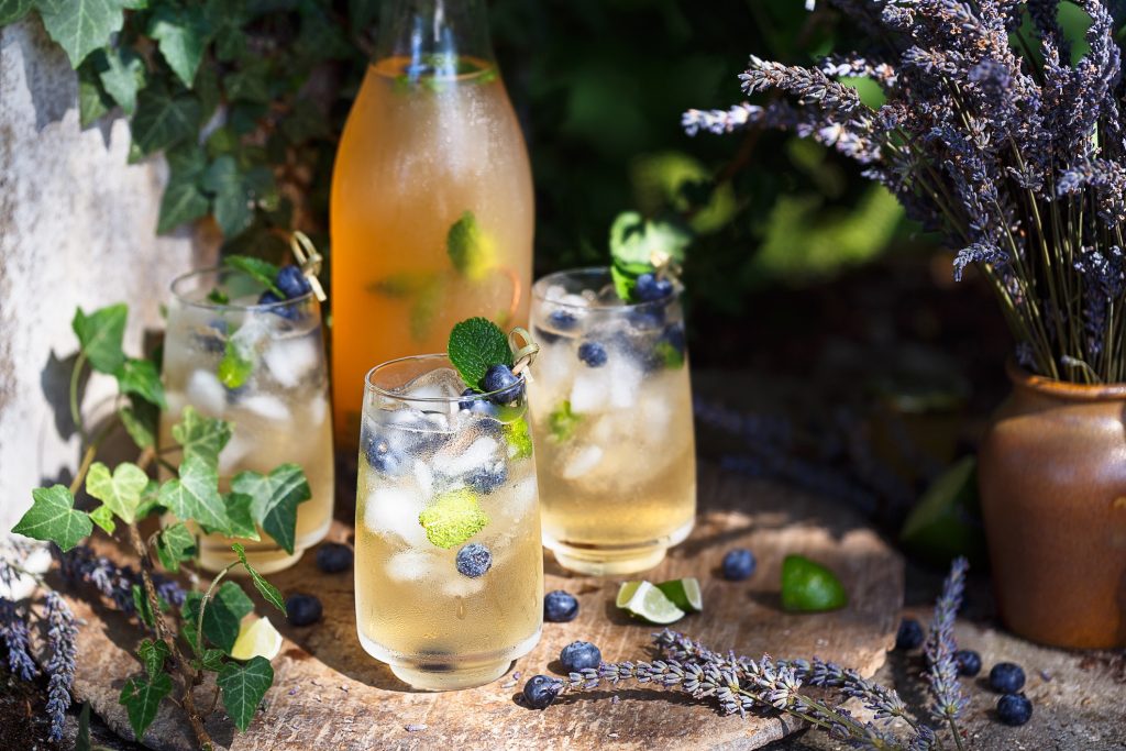 Cocktail-with-Lavender-and-Blueberries