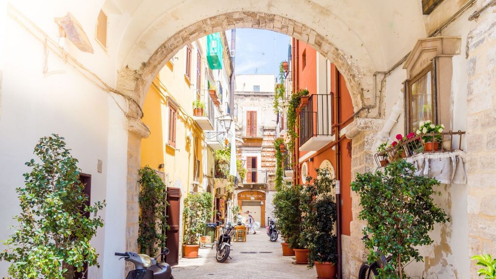 Narrow street in the Italian city Bari