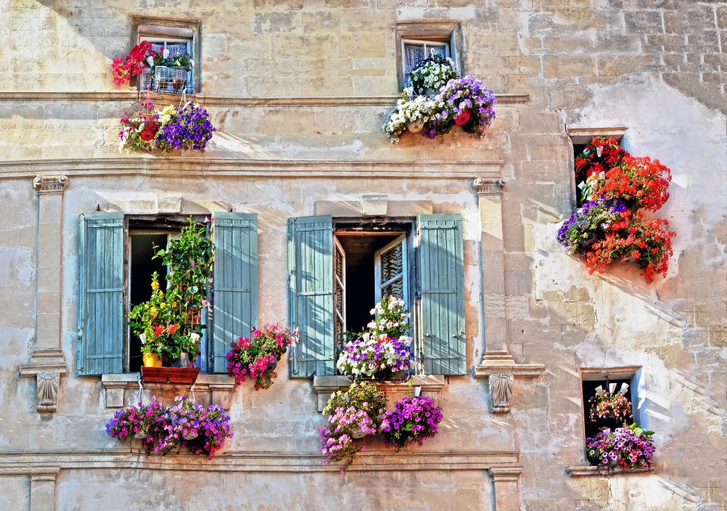 Provencal retro house