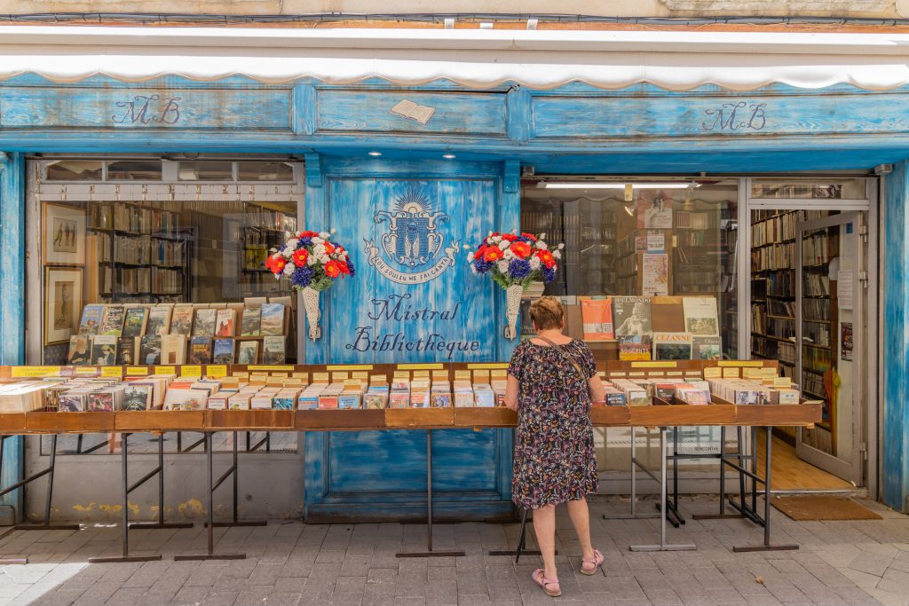 small book shop in L'Isle-sur-la-Sorgue